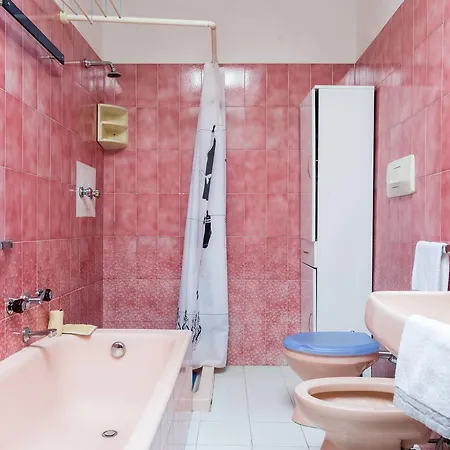 Home At Hotel Villa Stresa 別荘